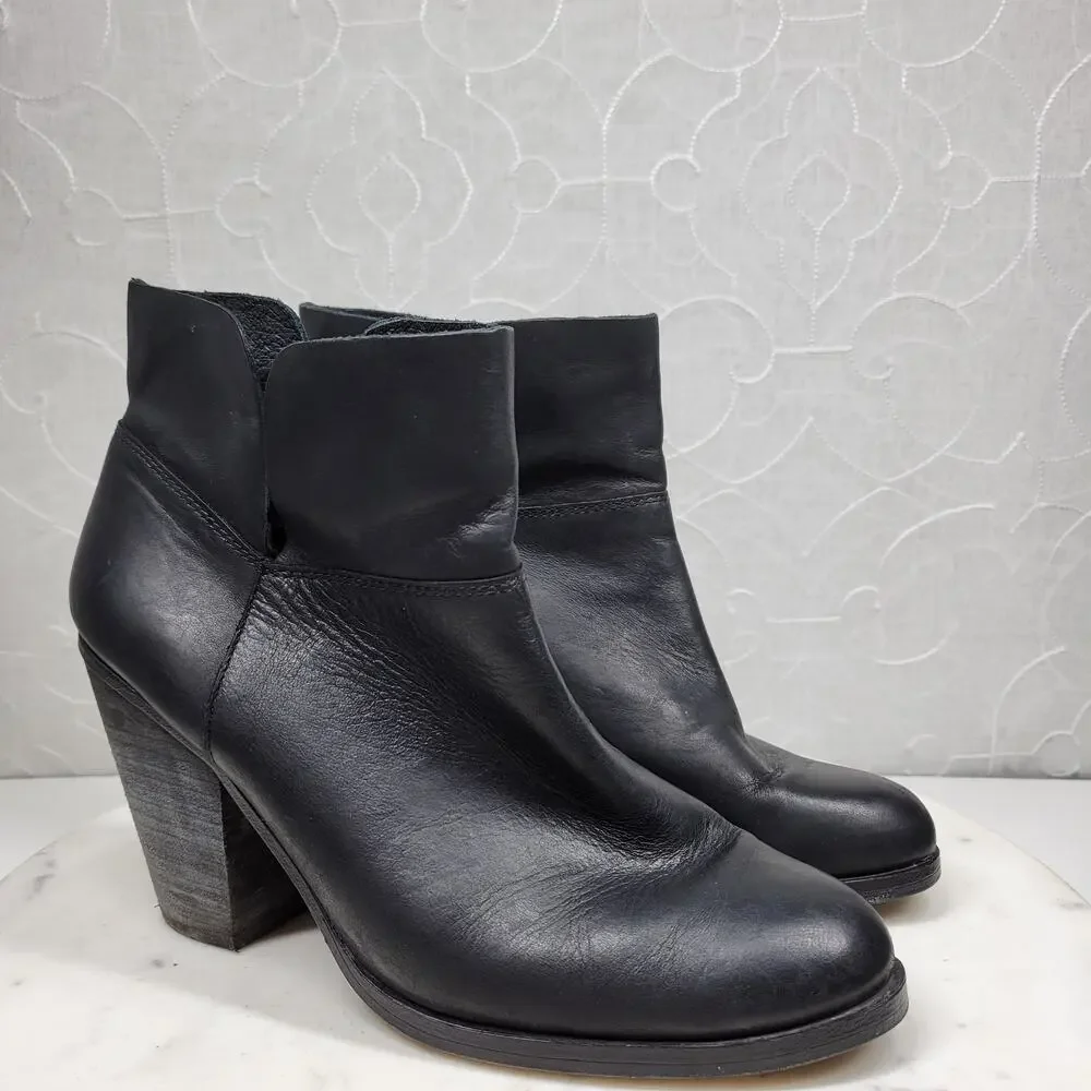 Vince‎ Camuto Helyn Ankle Boots Womens 8.5 Black Soft Leather Pull On Block Heel